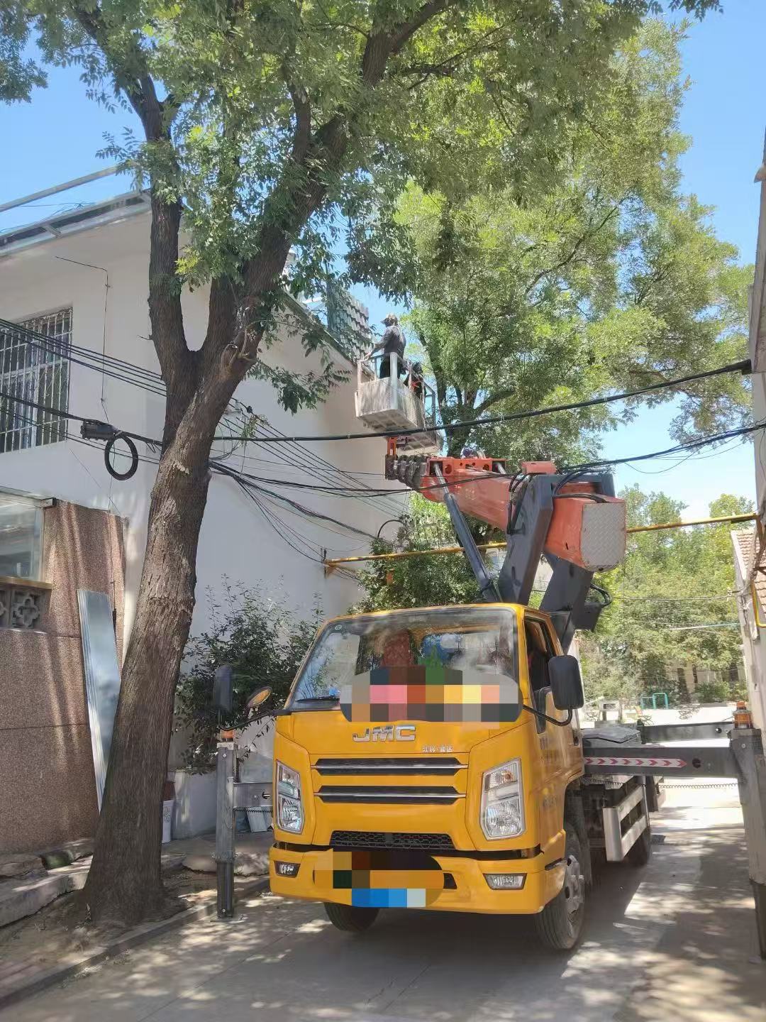 安陆市高空作业车能吊装重物吗？最大承载多少公斤？