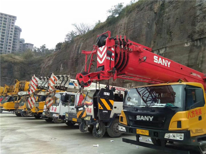 安陆市吊车出租按什么计费？台班费、单次费、里程费怎么算？