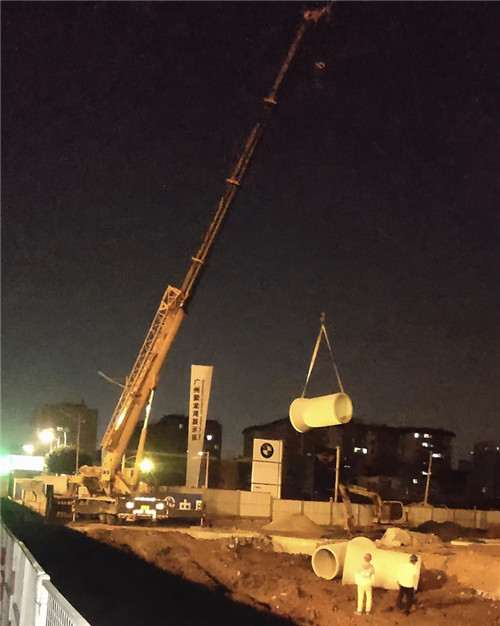 安陆市“弯臂矫正”—— 吊车的 “形变补偿” 技术
