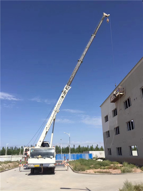 安陆市“轻装强干”—— 吊车的 “轻量化臂架” 技术