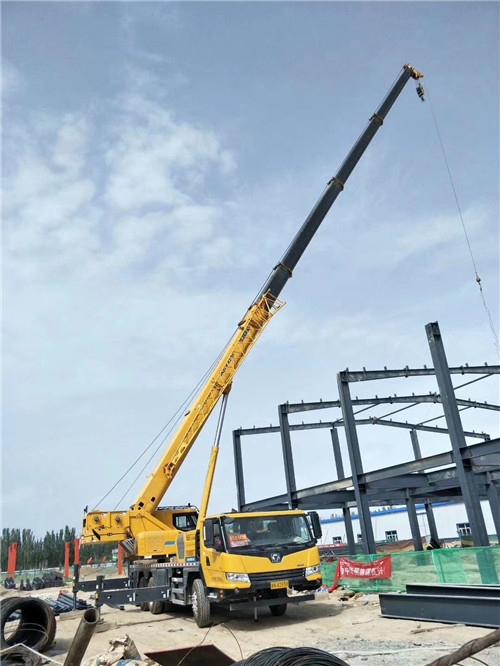 安陆市超高层建筑钢结构吊装案例